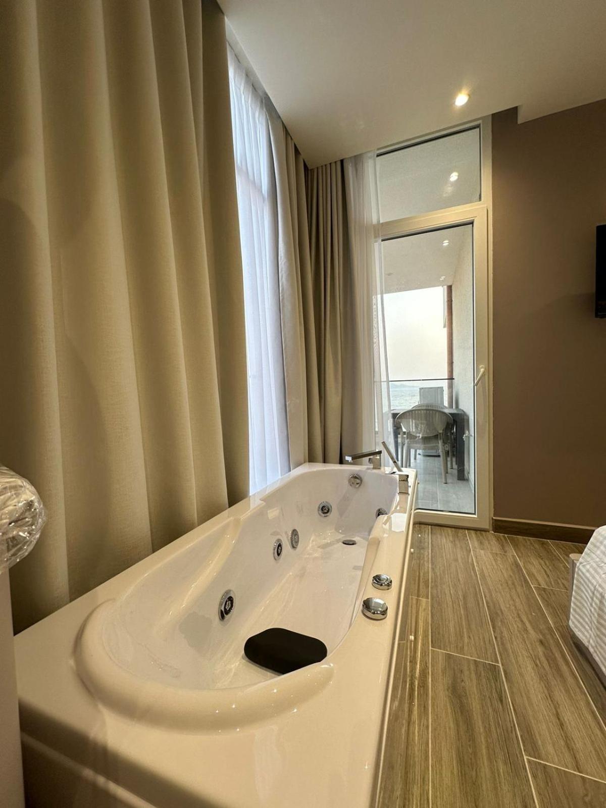 Oni Rooms Saranda Екстер'єр фото